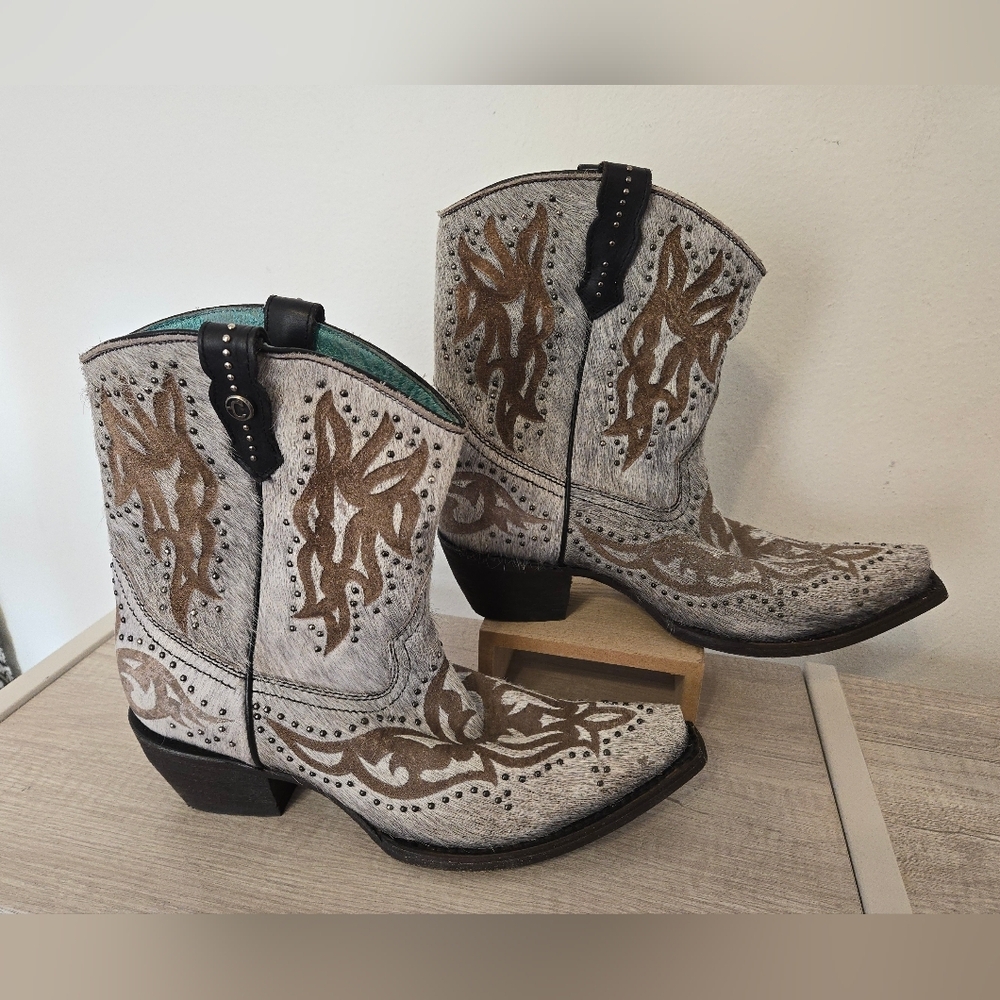 Corral Grey Fur Laser & Studs Shortie Leather Boots Womens 10 Snip Toe 2-inch Co